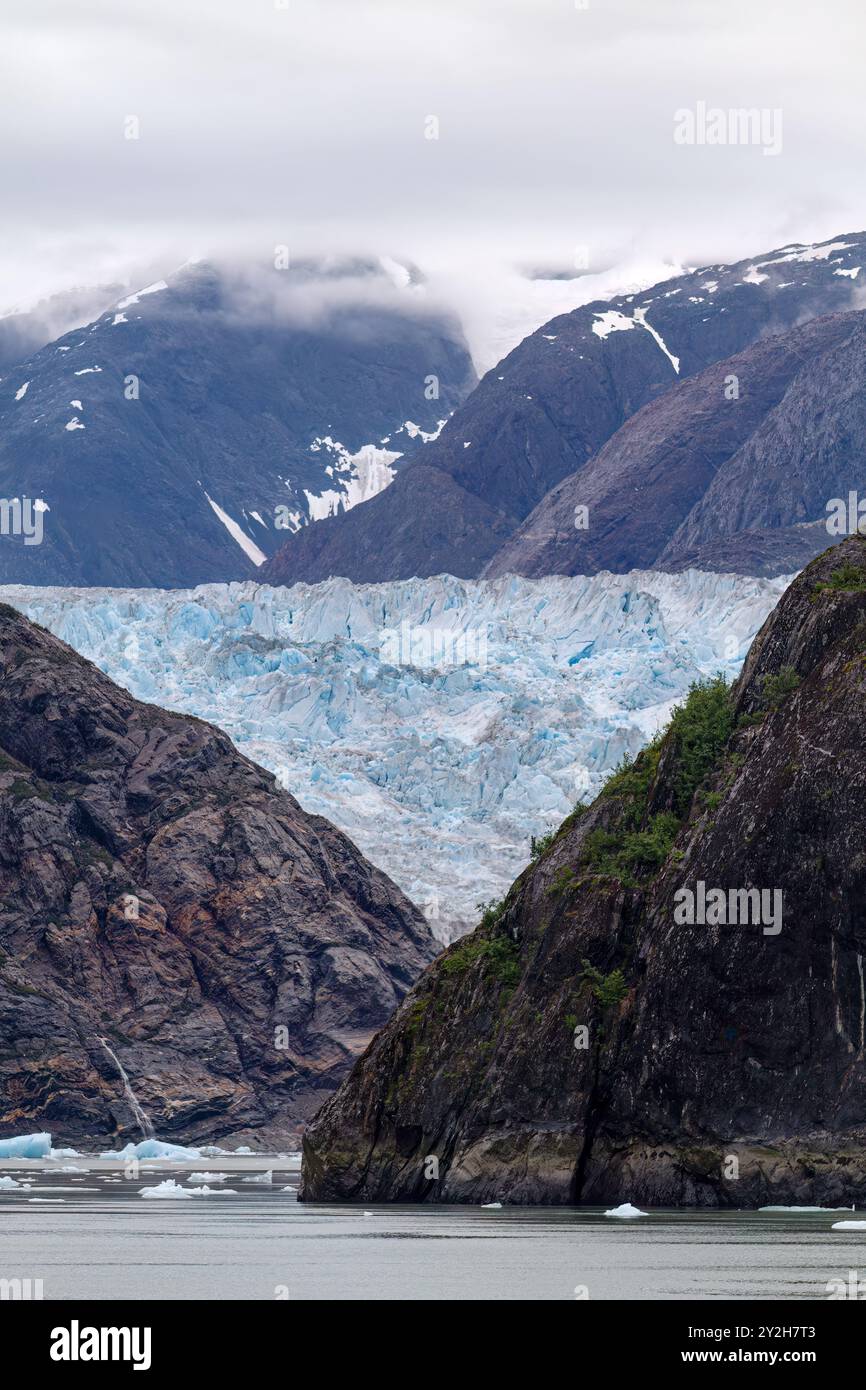 Viste panoramiche del ghiacciaio Sawyer meridionale a Tracy Arm - area di Fords Terror Wilderness nel sud-est dell'Alaska, Stati Uniti. Foto Stock