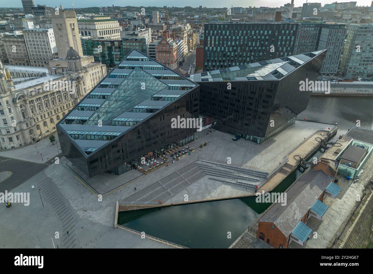 Vista aerea del RIBA North, il centro di architettura nazionale sul Liverpool Waterfront, Liverpool, Regno Unito. Foto Stock
