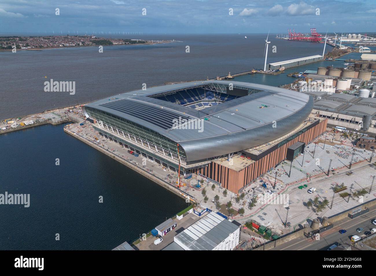 Il nuovo stadio è in fase di costruzione presso il molo Bramley-Moore accanto al fiume Mersey, Liverpool. Foto Stock