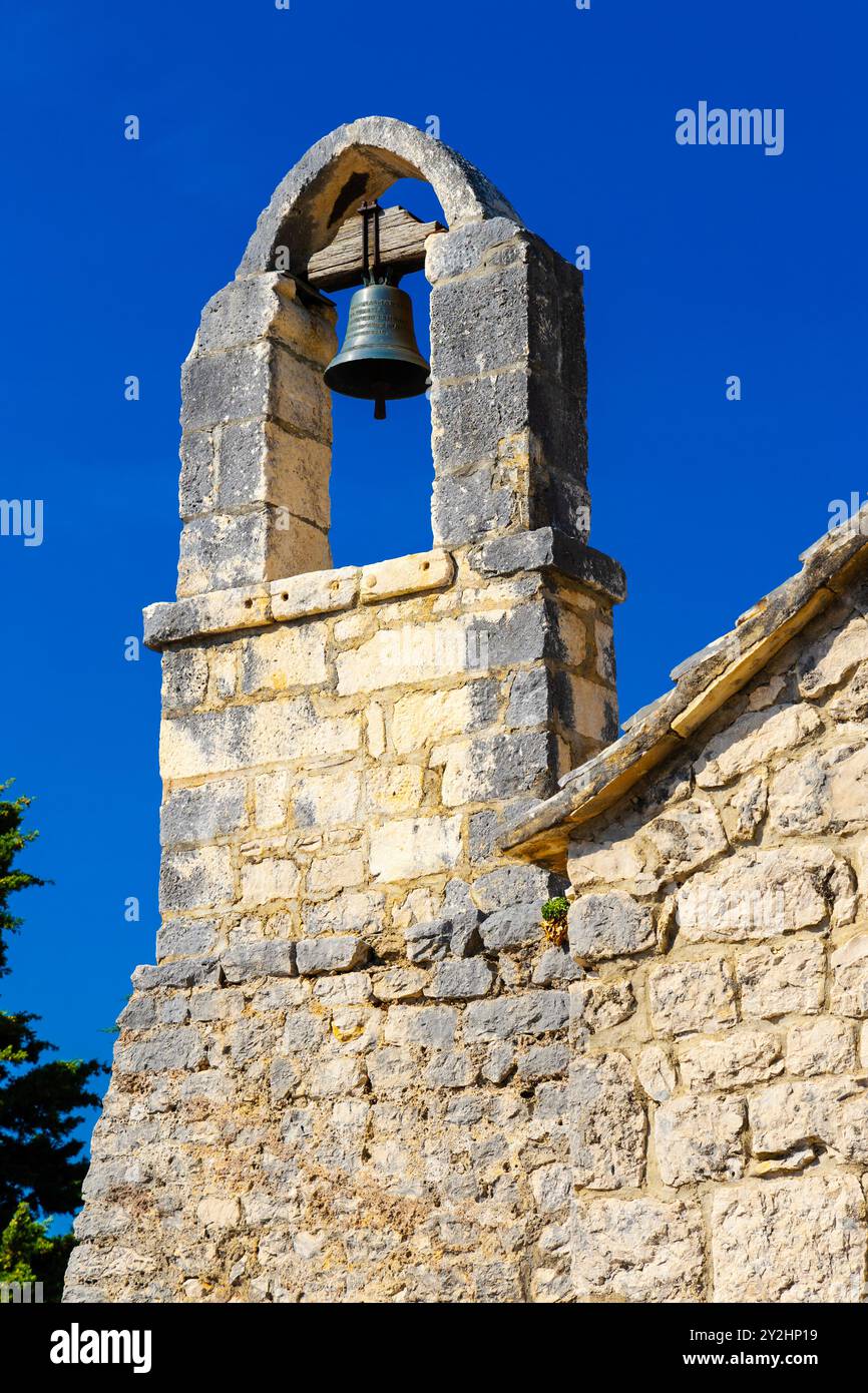 Chiesa di San Nicola, una cappella rustica medievale del XIII secolo sulla collina di Marjan, Spalato, Croazia Foto Stock