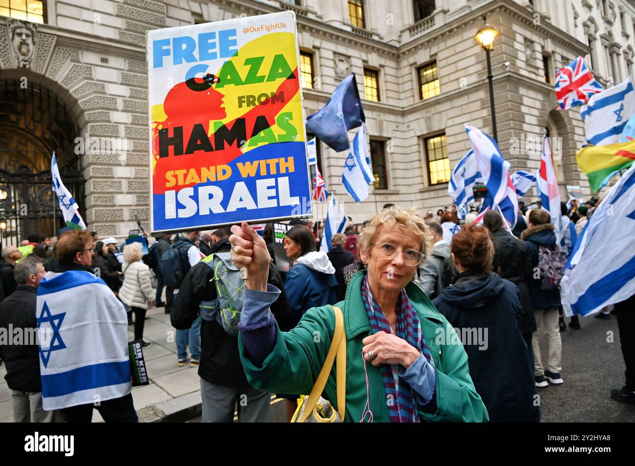 LONDRA, REGNO UNITO. 10 settembre 2024. I manifestanti pro-israeliani protestano contro l'embargo di Keir Starmer sulla vendita di armi a Israele al di fuori del Foreign, Commonwealth & Development Office di Londra, Regno Unito. ( Credito: Vedi li/Picture Capital/Alamy Live News Foto Stock