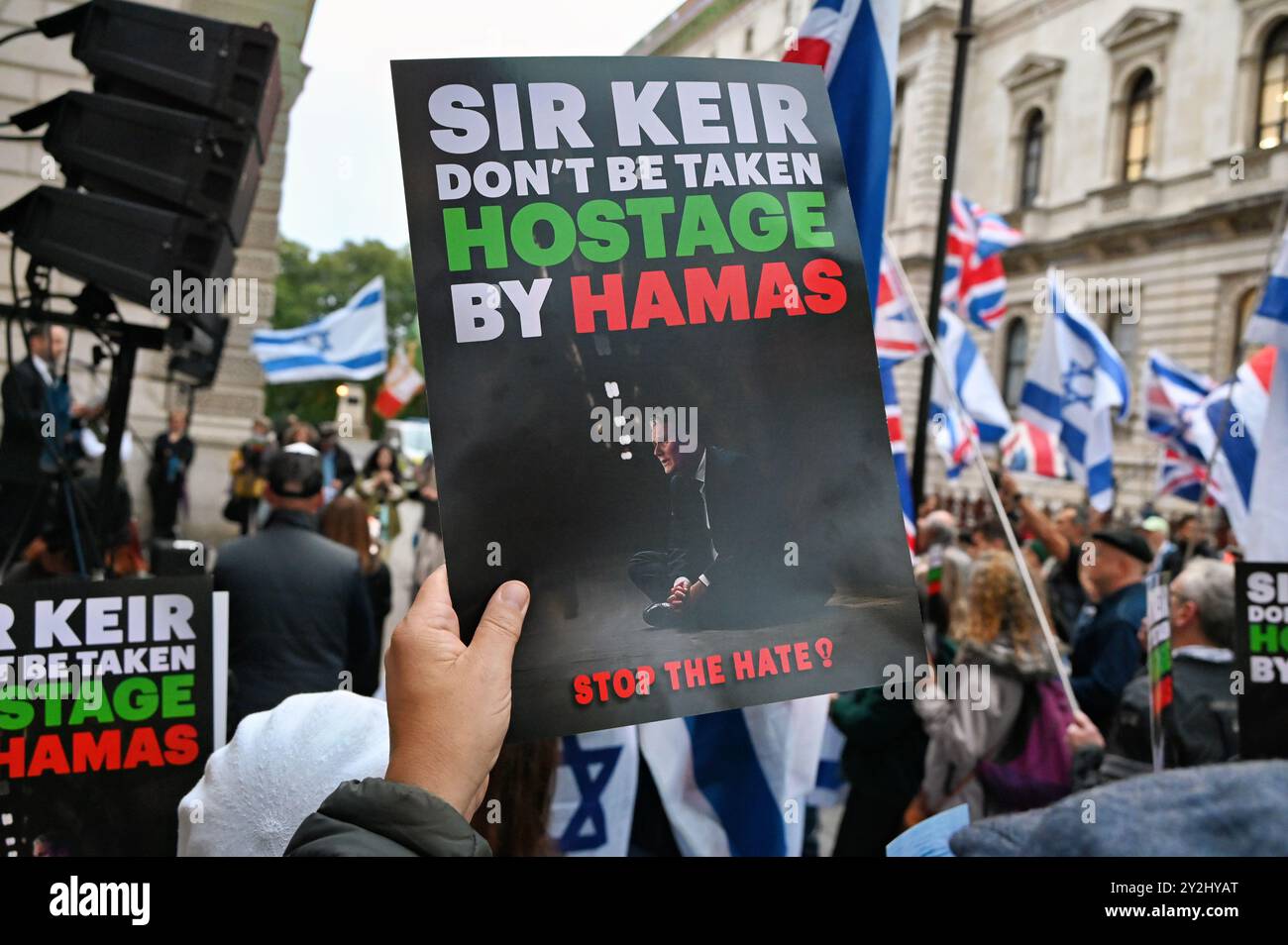 LONDRA, REGNO UNITO. 10 settembre 2024. I manifestanti pro-israeliani protestano contro l'embargo di Keir Starmer sulla vendita di armi a Israele al di fuori del Foreign, Commonwealth & Development Office di Londra, Regno Unito. ( Credito: Vedi li/Picture Capital/Alamy Live News Foto Stock