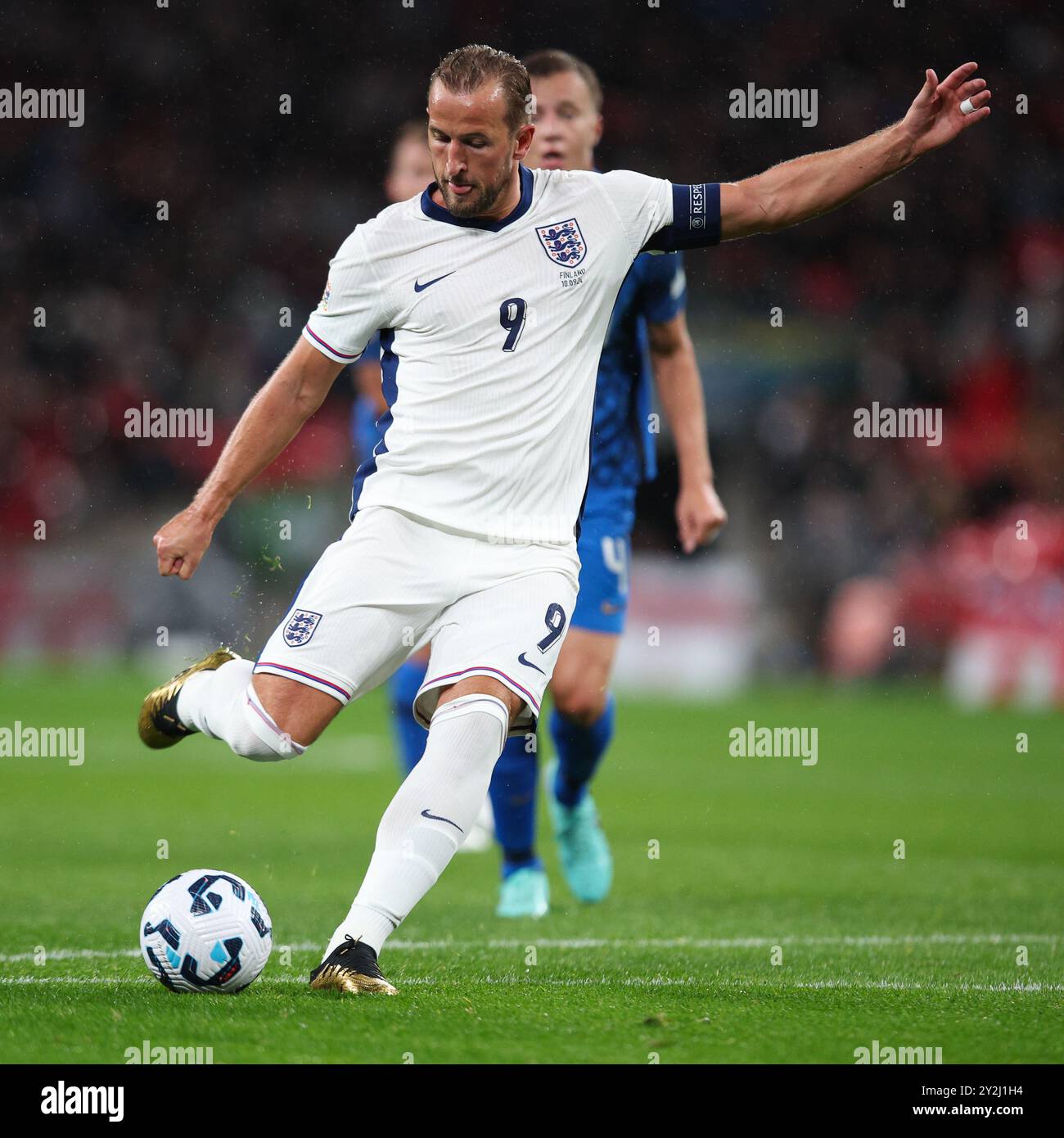 LONDRA, Regno Unito - 10 settembre 2024: Harry Kane dell'Inghilterra spara durante la partita della UEFA Nations League tra Inghilterra e Finlandia allo stadio di Wembley (credito: Craig Mercer/ Alamy Live News) Foto Stock