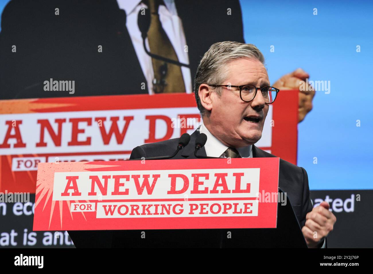 Brighton, Regno Unito. 10 settembre 2024. Sir Keir Starmer, primo ministro del Regno Unito, parla alla conferenza annuale del Trades Union Congress (TUC) presso il Brighton Centre di Brighton. Crediti: Imageplotter/Alamy Live News Foto Stock