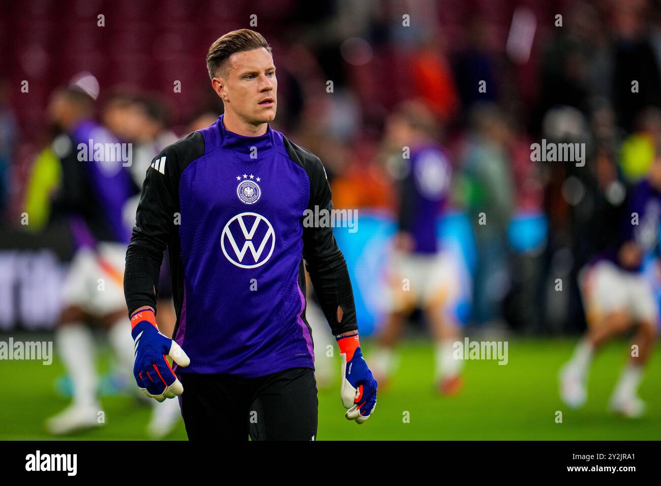 AMSTERDAM, PAESI BASSI - 10 SETTEMBRE: Il portiere tedesco Marc-Andre ter Stegen si riscalda durante la partita del gruppo A3 della UEFA Nations League 2024/25 tra Paesi Bassi e Germania alla Johan Cruijff Arena il 10 settembre 2024 ad Amsterdam, Paesi Bassi. (Foto di Rene Nijhuis) Foto Stock