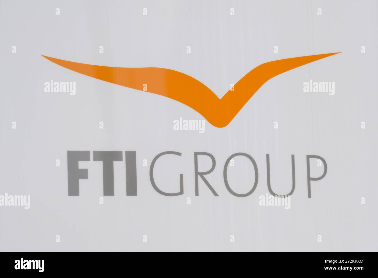 FTI Group, Insolvenzverfahren, Reiseveranstalter, Finanzkrise, wirtschaftliche Notlage, Insolvenzmeldung, Gläubigerschutz, Restrukturierungsmaßnahmen, Liquiditätsprobleme, Zahlungsunfähigkeit Rettungsplan, Reisebranche in der Krise, Auswirkungen auf Kunden, Stornierungen, Rückerstattungen, Unsicherheit für Reisende, Arbeitsplätze, Unternehmensrettung, Restrukturierungskonzept, Investorensuche, Zukunft der Reisebuchungen, Marktveränderungen, Auswirkungen auf Tourismus, Reiseanbieter unter Druck, Krisenmanagement. *** Gruppo FTI, procedure di insolvenza, tour operator, crisi finanziaria, economica Foto Stock