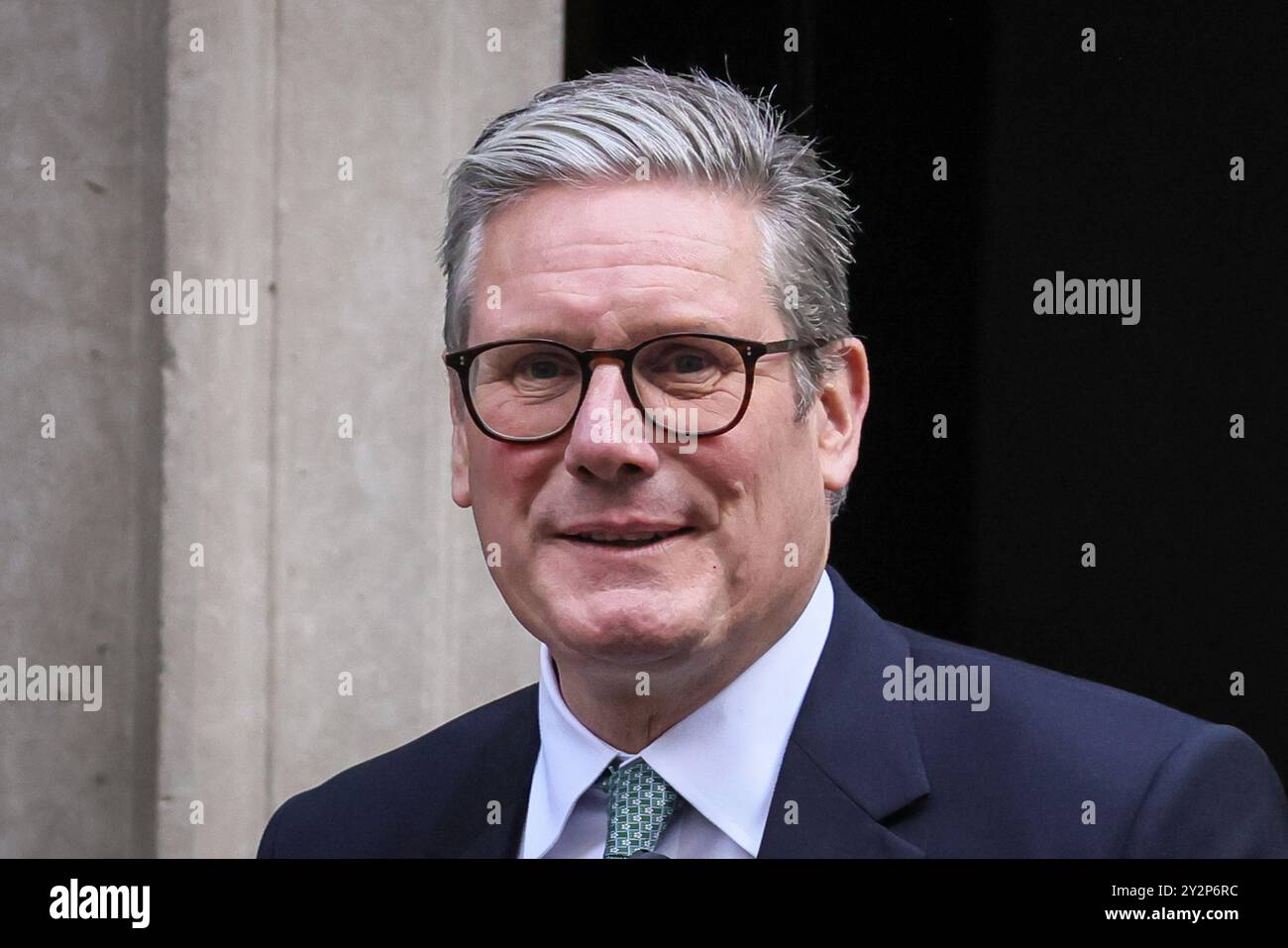 Londra, Regno Unito. 11 settembre 2024. Il primo ministro Sir Keir Starmer esce al 10 di Downing Street per le domande del primo ministro (PMQ) in Parlamento. Crediti: Imageplotter/Alamy Live News Foto Stock