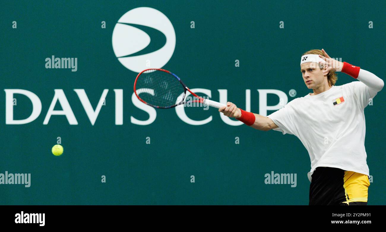 Bologna, Italia. 11 settembre 2024. Il belga Zizou Bergs raffigurato in azione durante una sessione di allenamento, in vista della seconda partita del gruppo A della fase A gironi delle finali di Coppa Davis, mercoledì 11 settembre 2024, presso l'Unipol Arena, a Bologna, Italia. BELGA PHOTO BENOIT DOPPAGNE credito: Belga News Agency/Alamy Live News Foto Stock