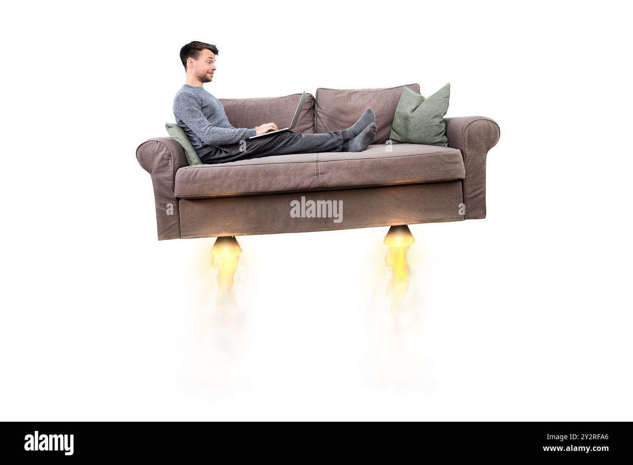 Persona con laptop seduto su un lettino Flying Rocket isolato dallo sfondo Foto Stock