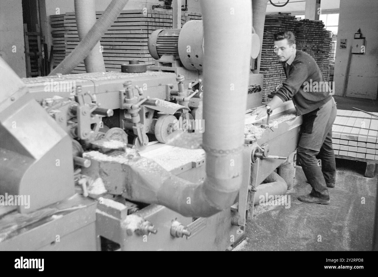 Effettivo 52-3-1971: Clima duro per mobili. L'industria norvegese dei mobili è entrata in un clima più duro. Le importazioni di mobili aumentano di anno in anno. La concorrenza per i clienti si è intensificata. Ci sono persino fabbriche che trovano più redditizio importare le merci dall'estero che produrle loro stesse. Foto: Sverre A. Børretzen/Aktuell/NTB ***FOTO NON ELABORATA*** il testo dell'immagine è tradotto automaticamente Foto Stock
