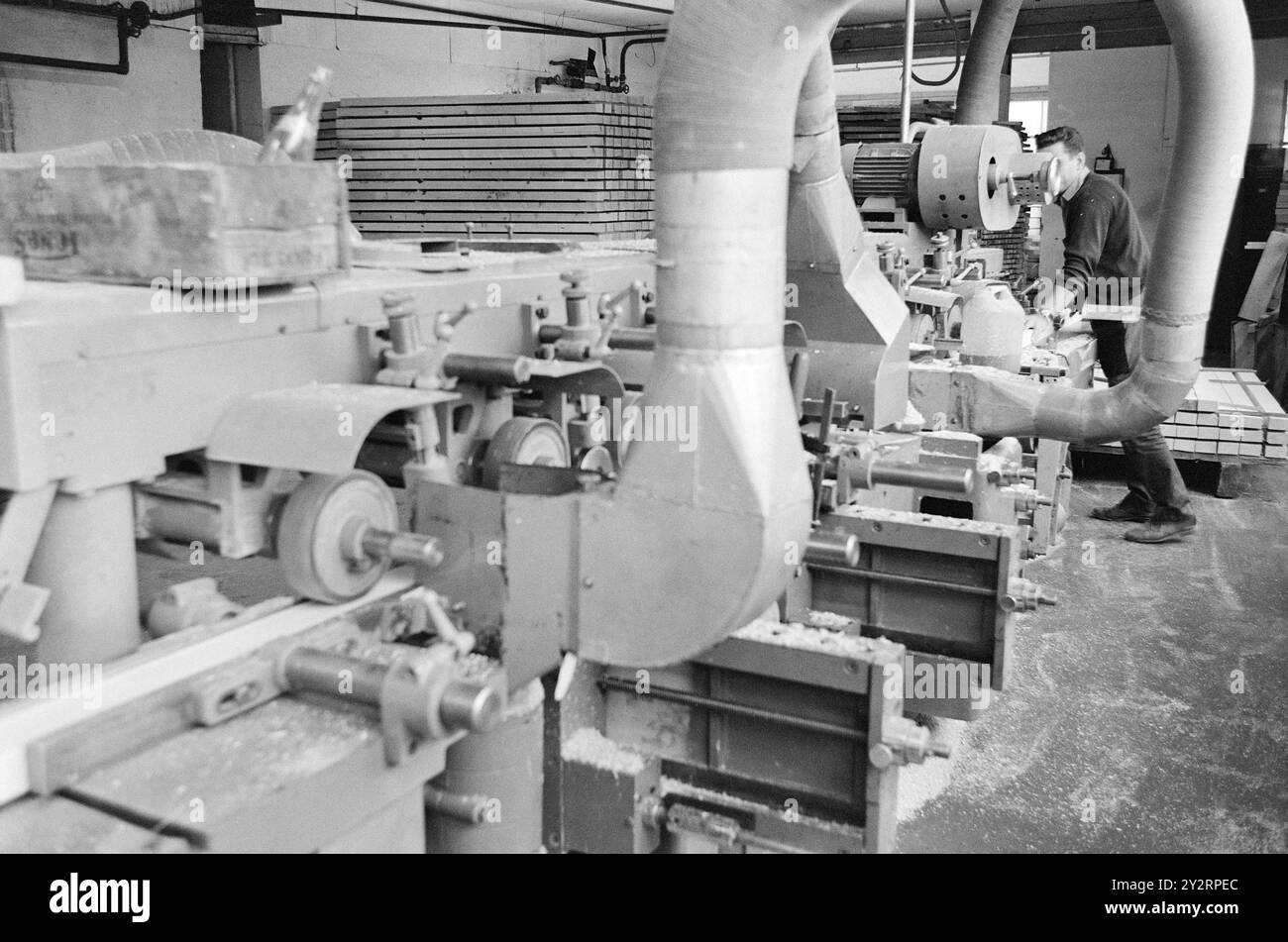 Effettivo 52-3-1971: Clima duro per mobili. L'industria norvegese dei mobili è entrata in un clima più duro. Le importazioni di mobili aumentano di anno in anno. La concorrenza per i clienti si è intensificata. Ci sono persino fabbriche che trovano più redditizio importare le merci dall'estero che produrle loro stesse. Foto: Sverre A. Børretzen/Aktuell/NTB ***FOTO NON ELABORATA*** il testo dell'immagine è tradotto automaticamente Foto Stock