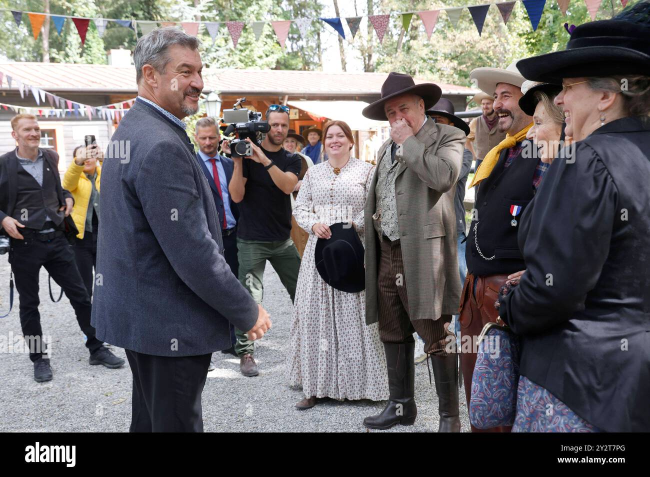 Markus Söder beim Besuch des Cowboy-Club Müchen 1913 e.V. anlässlich dessen 111-jährigen Jubiläums. München, 11.09.2024 *** Markus Söder visita al Cowboy Club 1913 e V in occasione del suo Müchen 111 anniversario Monaco di Baviera, 11 09 2024 foto:XK.xKriegerx/xFuturexImagex cowboy soeder 4905 Foto Stock