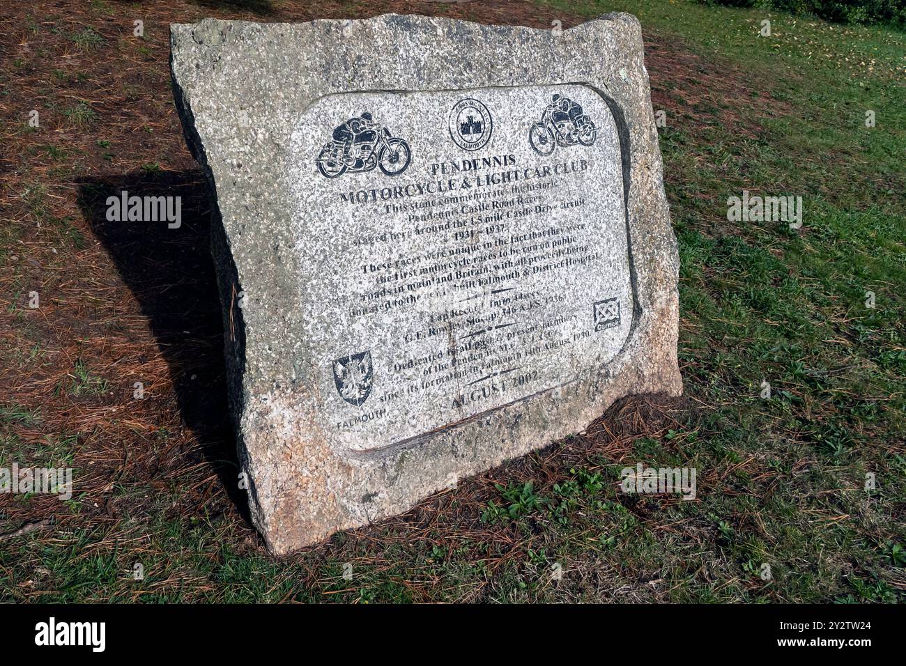 Monumento commemorativo al Pendennis Motorcycle & Light Car Club Pendennis Castle Road Race 1931 -1937 Foto Stock