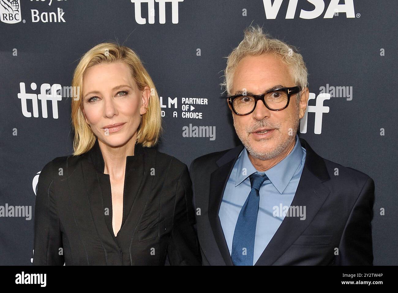 9 settembre 2023 - Toronto, Ontario Canada - Cate Blanchett, Alfonso CuarÃ³n. Â€œDISCLAIMERâ€ Premiere durante il Toronto International Film Festival 2024 al Royal Alexandra Theatre. (Immagine di credito: © Brent Perniac/AdMedia tramite ZUMA Press Wire) SOLO PER USO EDITORIALE! Non per USO commerciale! Foto Stock