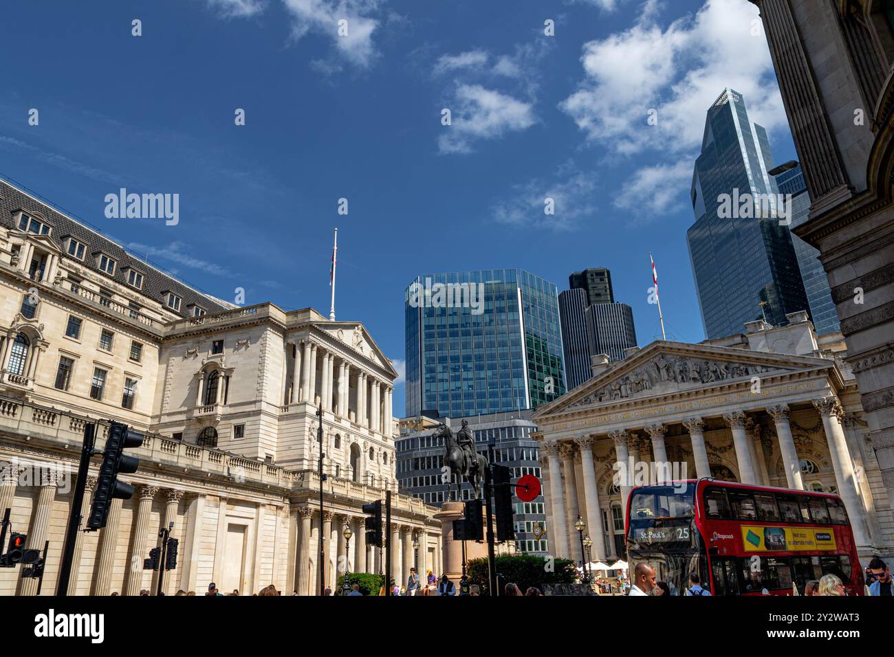 La Bank of England in Threadneedle Street nella City of London è la banca centrale del Regno Unito , Londra, Regno Unito Foto Stock