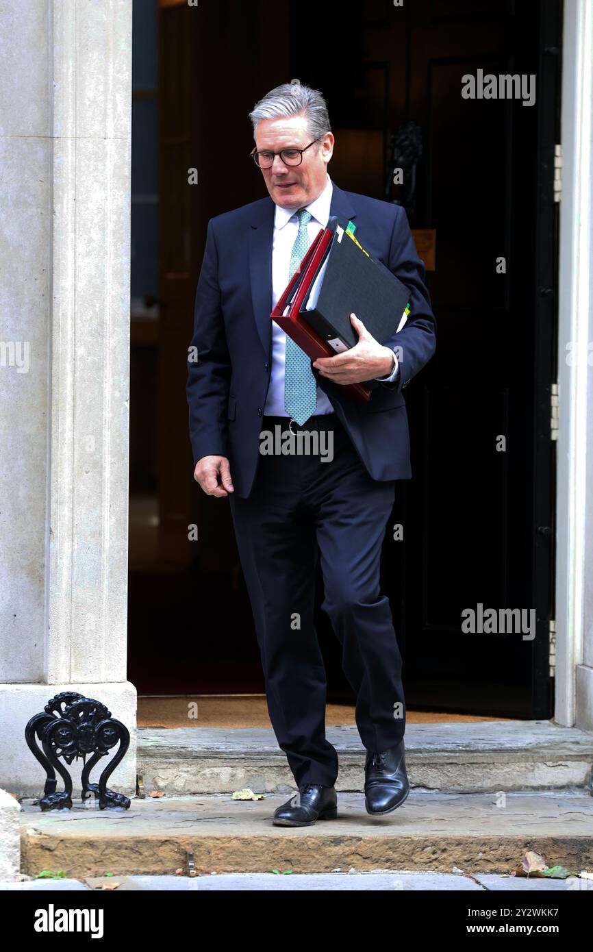 Londra, Regno Unito. 11 settembre 2024. LONDRA, INGHILTERRA - 11 SETTEMBRE: Il primo ministro britannico Keir Starmer lascia il 10 Downing Street per partecipare alle domande del primo ministro alla camera dei comuni l'11 settembre 2024 a Londra. CAP/GOL © GOL/Capital Pictures credito: Capital Pictures/Alamy Live News Foto Stock