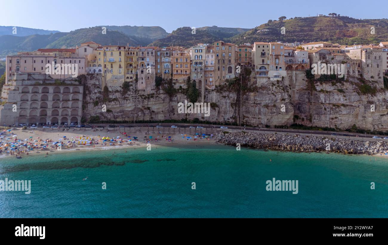 Vista panoramica della colorata città di Tropea in Calabria, Italia Foto Stock