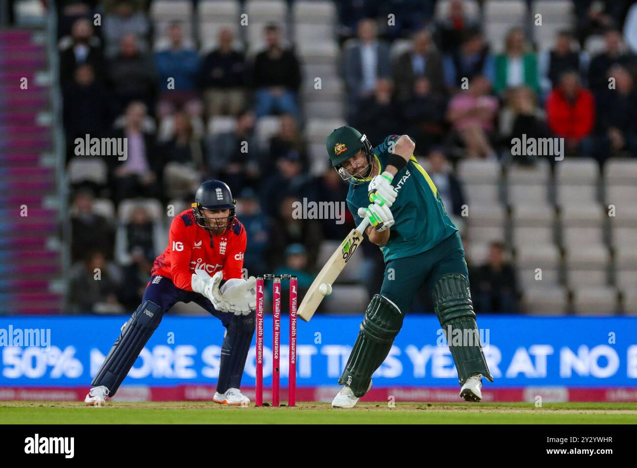 Australia Marcus Stoinis gioca la palla durante la partita England Men vs Australia 1st Vitality IT20 di cricket all'Utilita Bowl, Southampton, Inghilterra, Regno Unito l'11 settembre 2024 Credit: Every Second Media/Alamy Live News Foto Stock