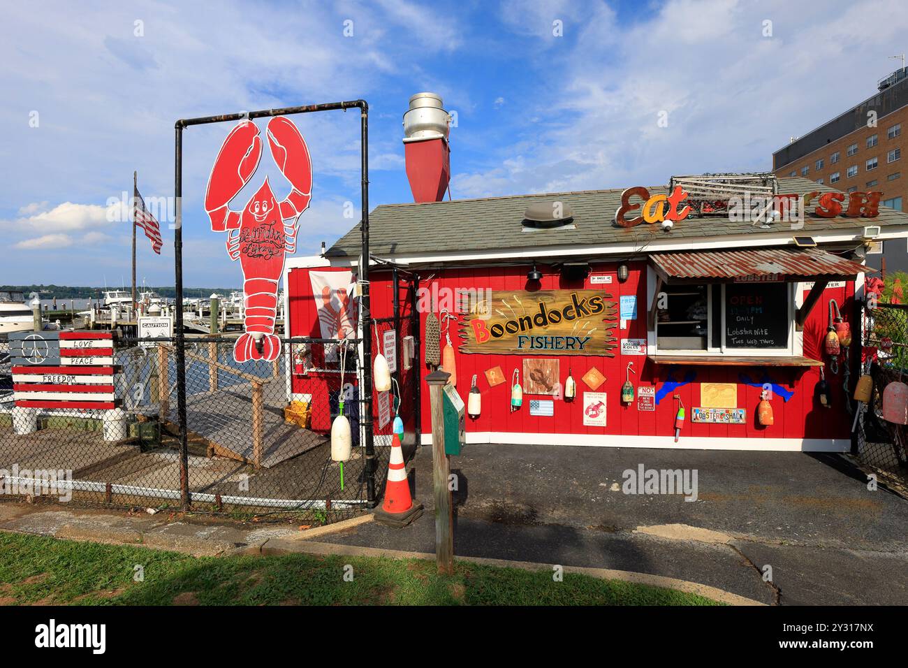 Boondocks Fishery, 1 Marine Park, Red Bank, New Jersey. Foto del punto vendita di un ristorante di pesce lungo il fiume Navesink. Foto Stock