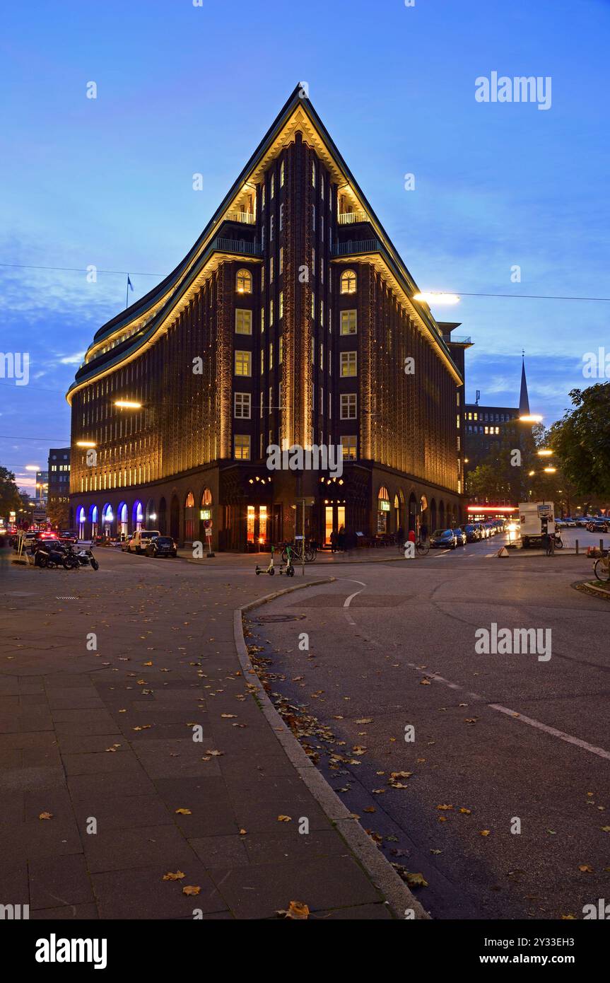 Europa, Deutschland, Hamburg, City, Kontorhausviertel, Chilehaus, Klinkerfassade, Erbaut 1922 Bis 1924 Von Fritz Höger, Weltkulturerbe, Dämmerung, Gie Foto Stock