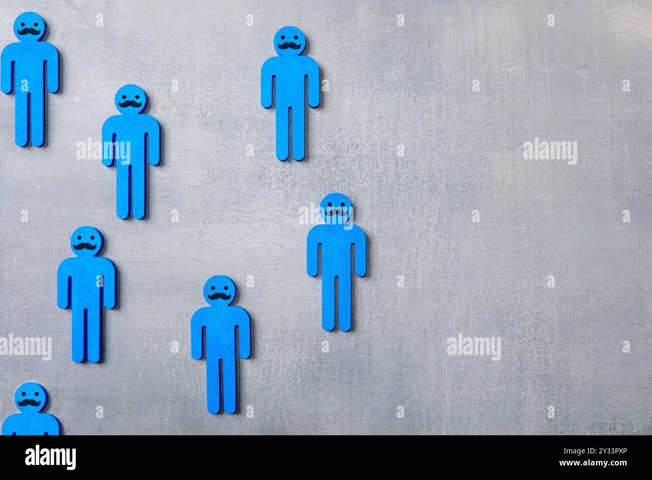 Immagine dall'alto di figure umane con baffi. Copia spazio per il testo. Concetto Movember. Foto Stock