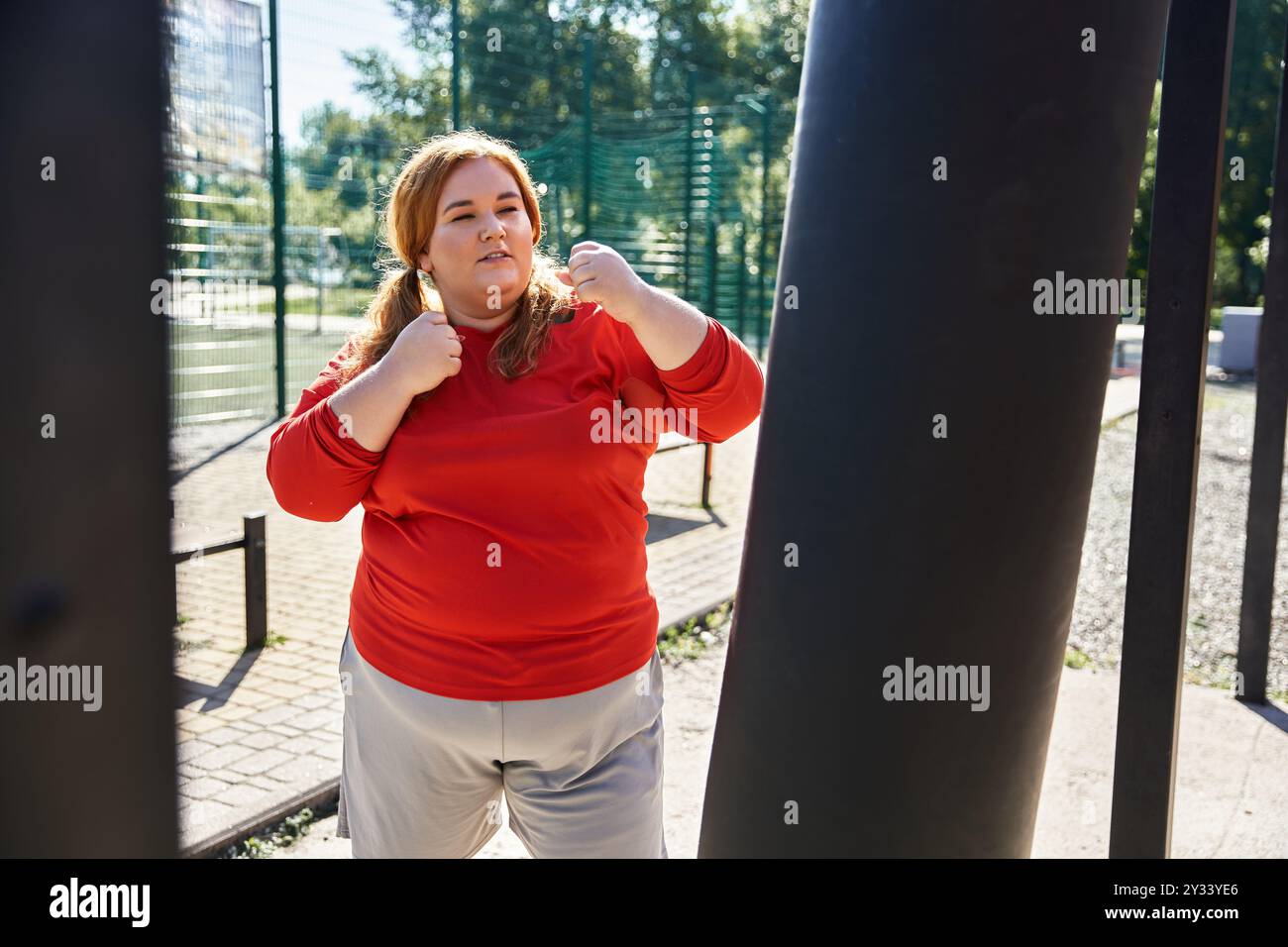 Partecipare a una piacevole sessione di allenamento all'aperto, immersi nella natura. Foto Stock