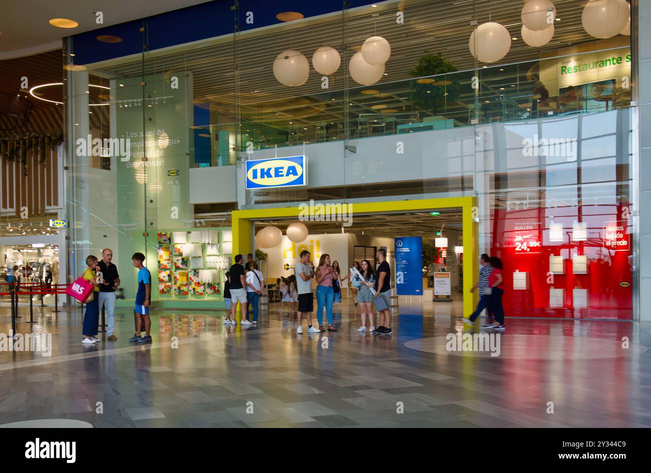 Ingresso al negozio di arredamento e mobili svedese Ikea all'interno del centro commerciale Rio Valladolid Castile e Leon Spain Foto Stock