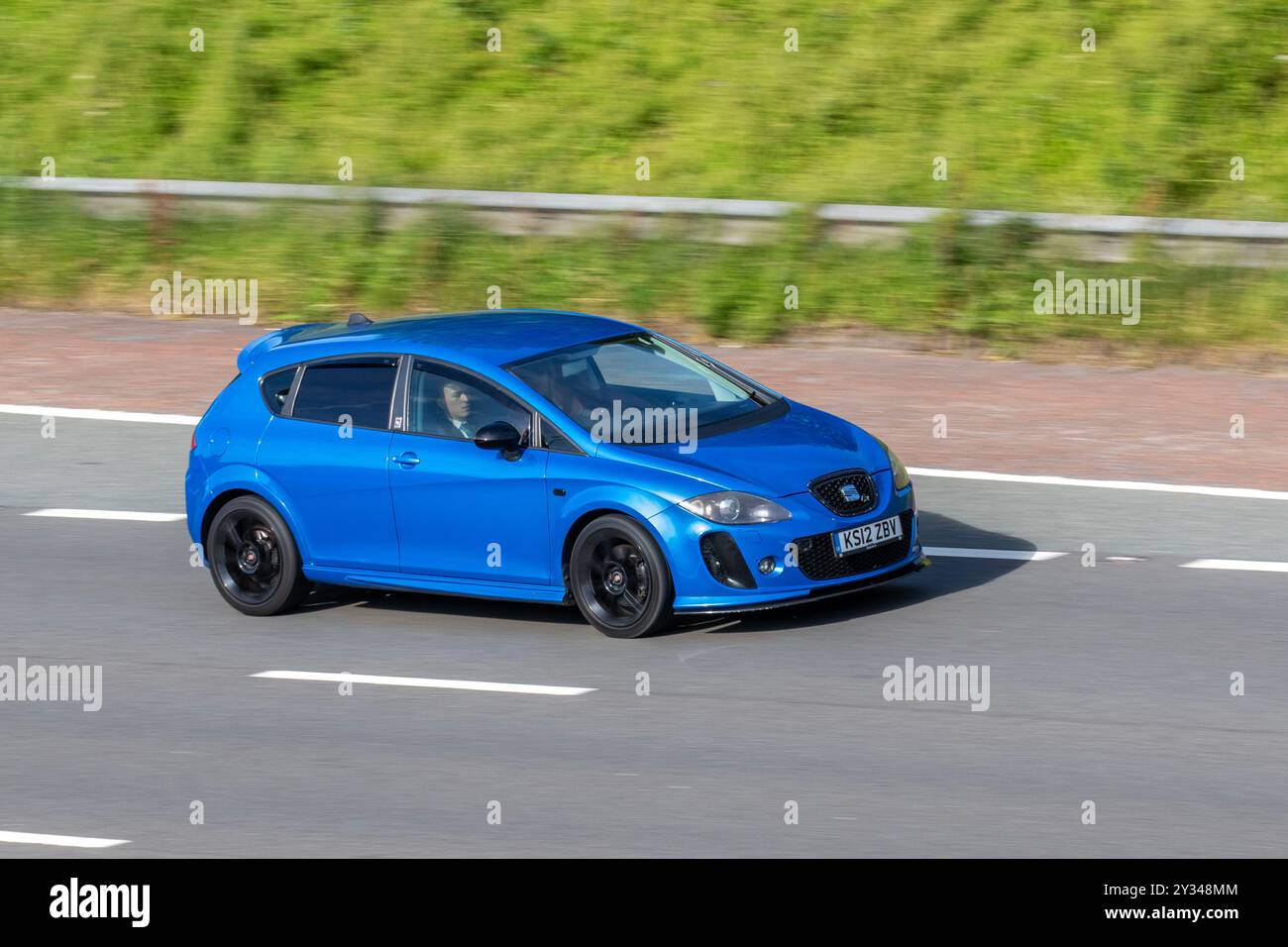 2012 SEDILE blu Leon Supercopa FR + CR TD, 1968cc S4 TFSI; guida sull'autostrada M6, Manchester, Regno Unito Foto Stock