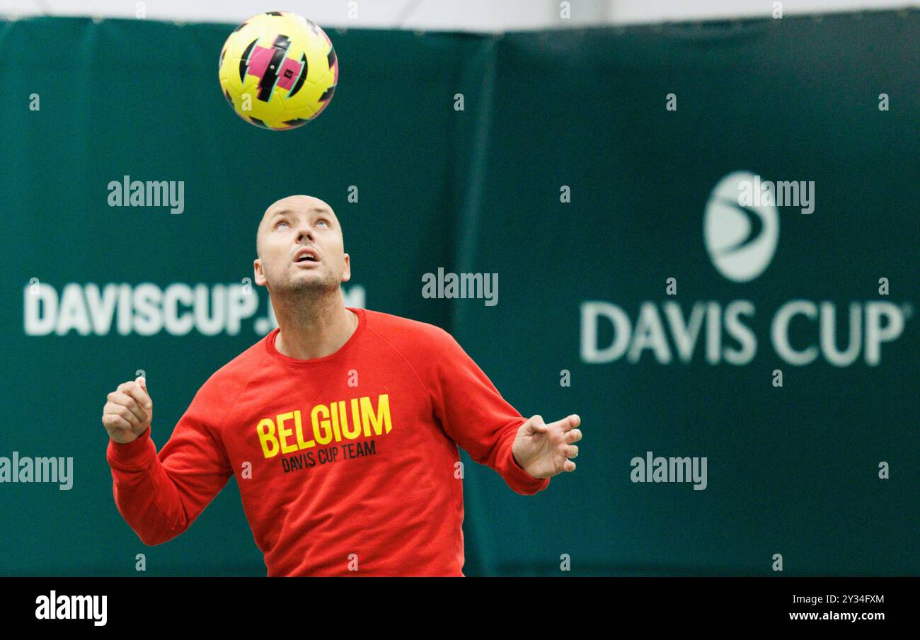 Bologna, Italia. 12 settembre 2024. Il capitano belga Steve Darcis nella foto durante una sessione di allenamento, in vista della seconda partita Del girone A della fase A gironi delle finali di Coppa Davis, giovedì 12 settembre 2024, presso l'Unipol Arena di Bologna. BELGA PHOTO BENOIT DOPPAGNE credito: Belga News Agency/Alamy Live News Foto Stock