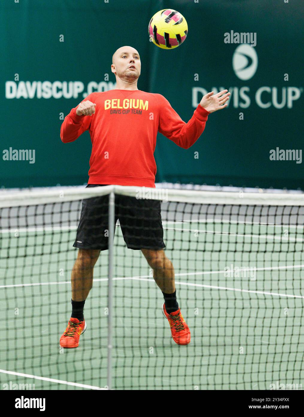 Bologna, Italia. 12 settembre 2024. Il capitano belga Steve Darcis nella foto durante una sessione di allenamento, in vista della seconda partita Del girone A della fase A gironi delle finali di Coppa Davis, giovedì 12 settembre 2024, presso l'Unipol Arena di Bologna. BELGA PHOTO BENOIT DOPPAGNE credito: Belga News Agency/Alamy Live News Foto Stock
