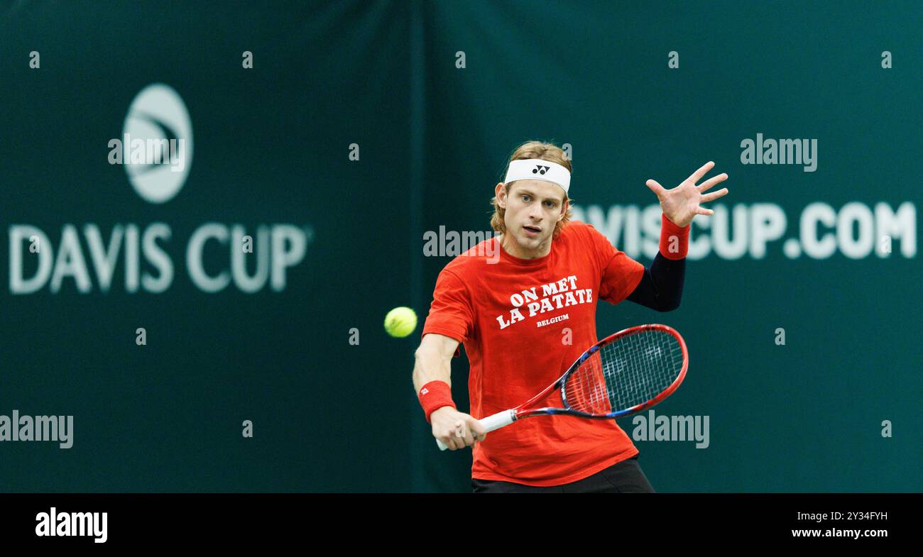 Bologna, Italia. 12 settembre 2024. Il belga Zizou Bergs nella foto durante una sessione di allenamento, in vista della seconda partita Del gruppo A della fase A gironi delle finali di Coppa Davis, giovedì 12 settembre 2024, presso l'Unipol Arena, a Bologna, Italia. BELGA PHOTO BENOIT DOPPAGNE credito: Belga News Agency/Alamy Live News Foto Stock