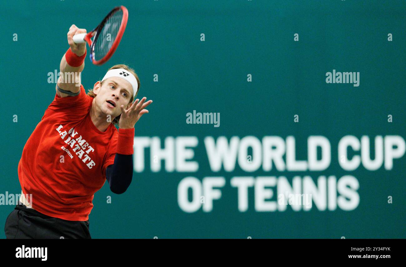 Bologna, Italia. 12 settembre 2024. Il belga Zizou Bergs nella foto durante una sessione di allenamento, in vista della seconda partita Del gruppo A della fase A gironi delle finali di Coppa Davis, giovedì 12 settembre 2024, presso l'Unipol Arena, a Bologna, Italia. BELGA PHOTO BENOIT DOPPAGNE credito: Belga News Agency/Alamy Live News Foto Stock