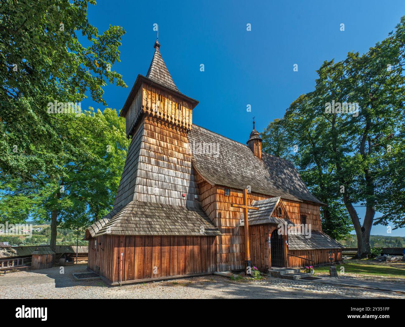 Chiesa di San Michele Arcangelo, chiesa in legno, stile gotico, XV-XVII secolo, sito patrimonio dell'umanità dell'UNESCO, villaggio di Dębno, Podhale, Malopolska, Polonia Foto Stock