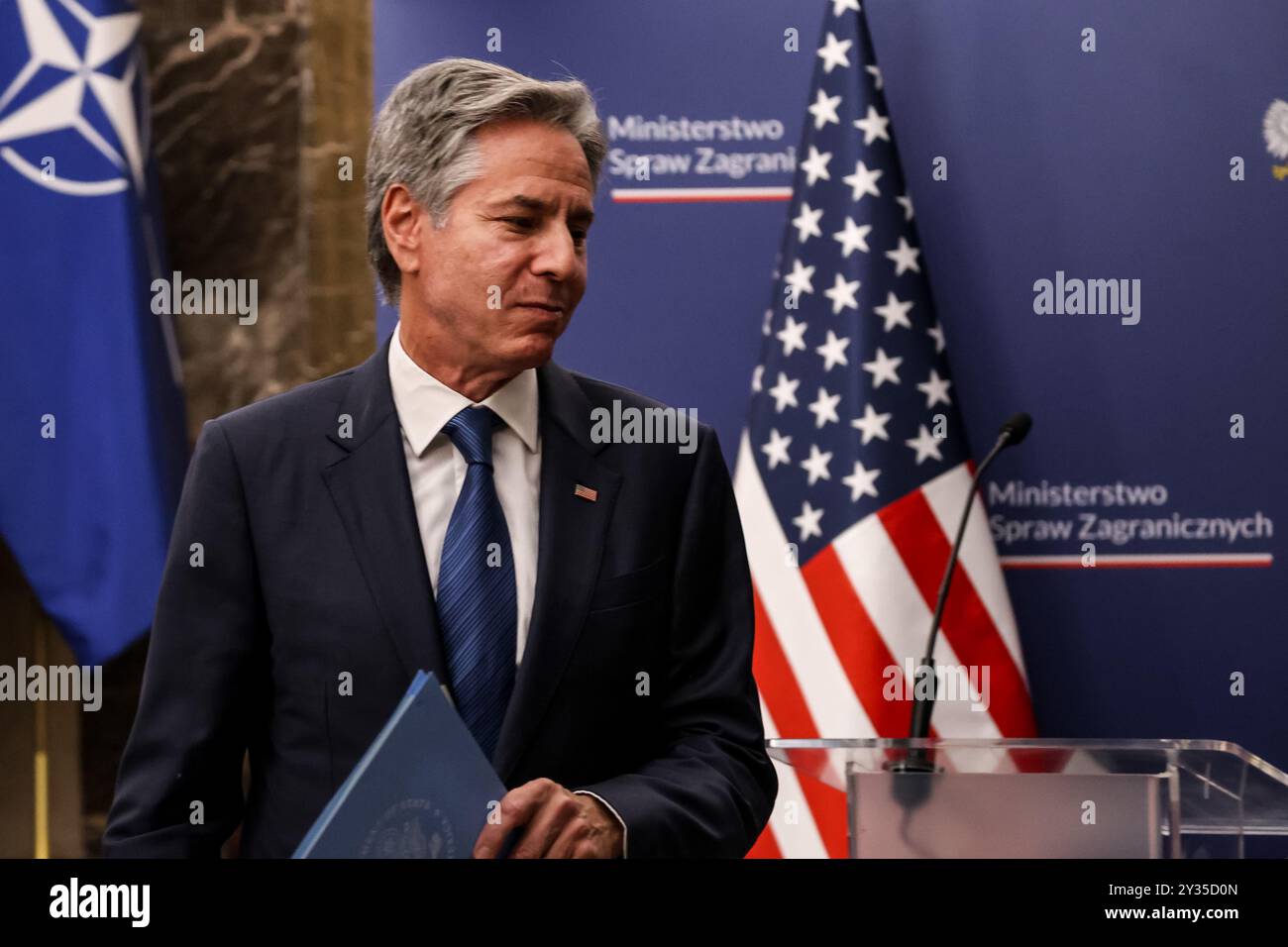 Varsavia, Polonia. 12 settembre 2024. Antony Blinken, segretario di Stato degli Stati Uniti, partecipa a un incontro con Radoslaw Sikorski, ministro degli affari esteri della Polonia (non in vista) a Varsavia. Radoslaw Sikorski, Ministro degli affari Esteri della Polonia, ha dato il benvenuto al Segretario di Stato degli Stati Uniti Antony Blinken per un incontro bilaterale presso il Ministero degli affari Esteri a Varsavia, la capitale della Polonia. La coppia discute le questioni della sicurezza del fianco orientale della NATO. Credito: SOPA Images Limited/Alamy Live News Foto Stock