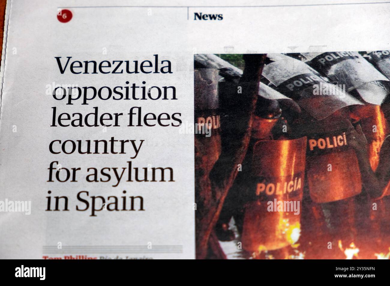 "Il leader dell'opposizione venezuelana fugge dal paese per ottenere asilo in Spagna" testata del quotidiano The Guardian Sudamerica Politics articolo 10 settembre 2024 Londra Regno Unito Foto Stock