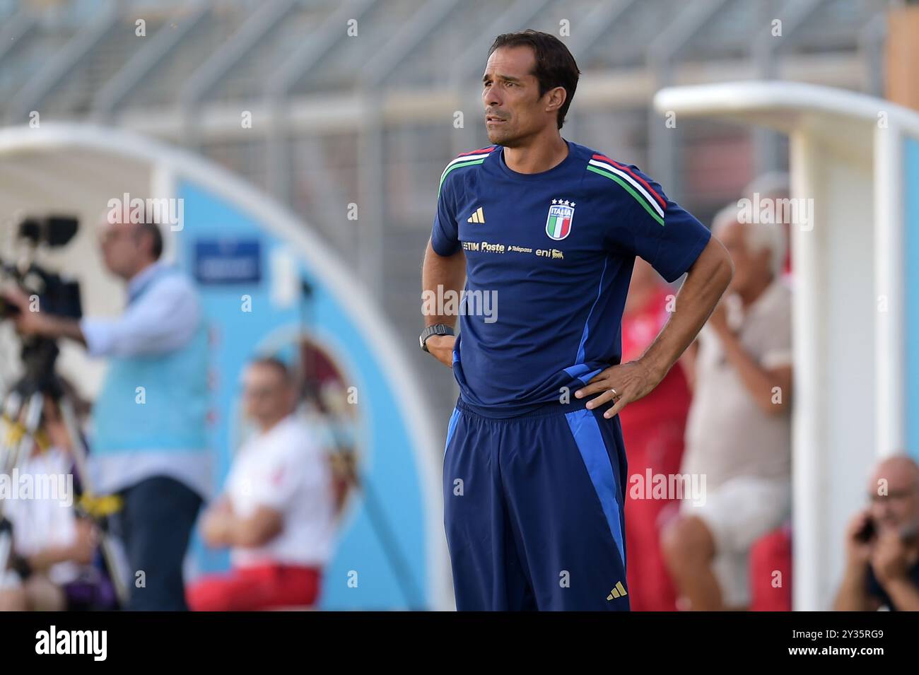 Bernardo Corradi, allenatore U20 dell'Italia, durante la partita Elite League Italia U20 - Germania U20 allo stadio "Manlio Scopigno" di Rieti, Italia, il 10 settembre 2024 Foto Stock