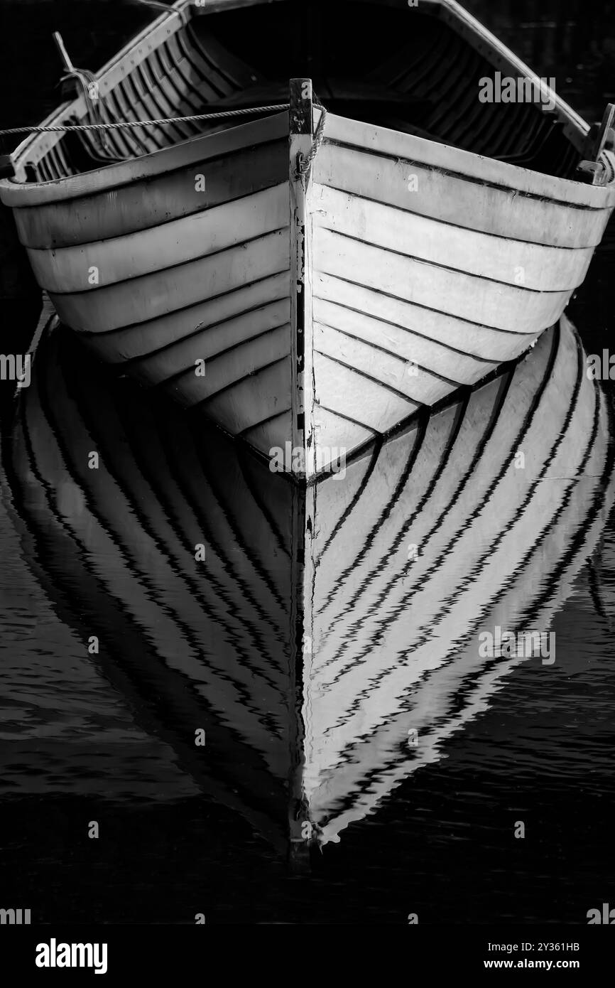 Barca a remi classica al Center for Wooden Boats on Lake Union, Seattle, Washington, USA [Nessuna versione; solo licenze editoriali] Foto Stock