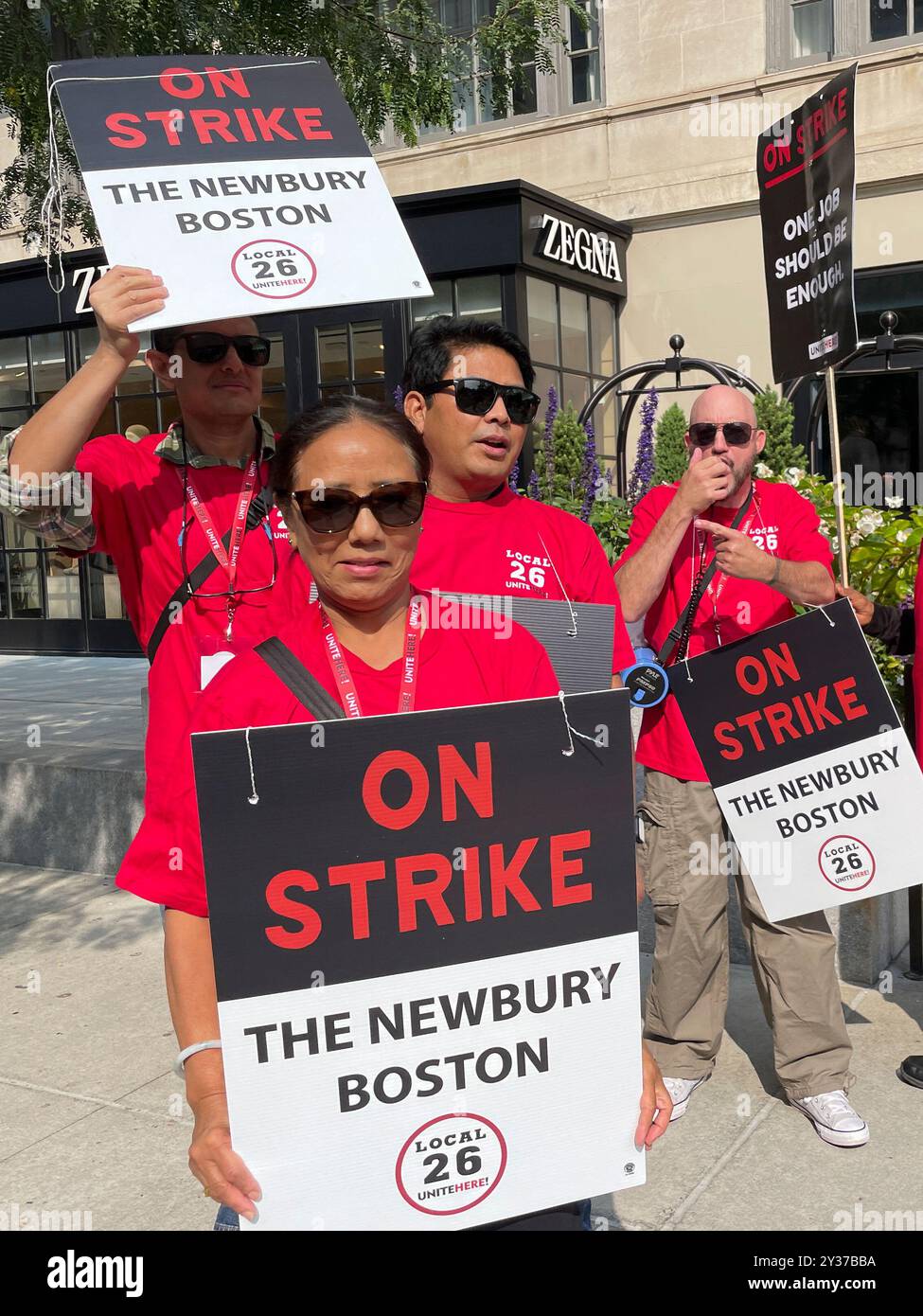 Boston, Massachusetts, Stati Uniti. 12 settembre 2024. Gli straordinari lavoratori dell'hotel scelgono fuori Boston Newbury per ottenere salari più alti e stabili e carichi di lavoro gestibili. (Credit Image: © sue Dorfman/ZUMA Press Wire) SOLO PER USO EDITORIALE! Non per USO commerciale! Foto Stock