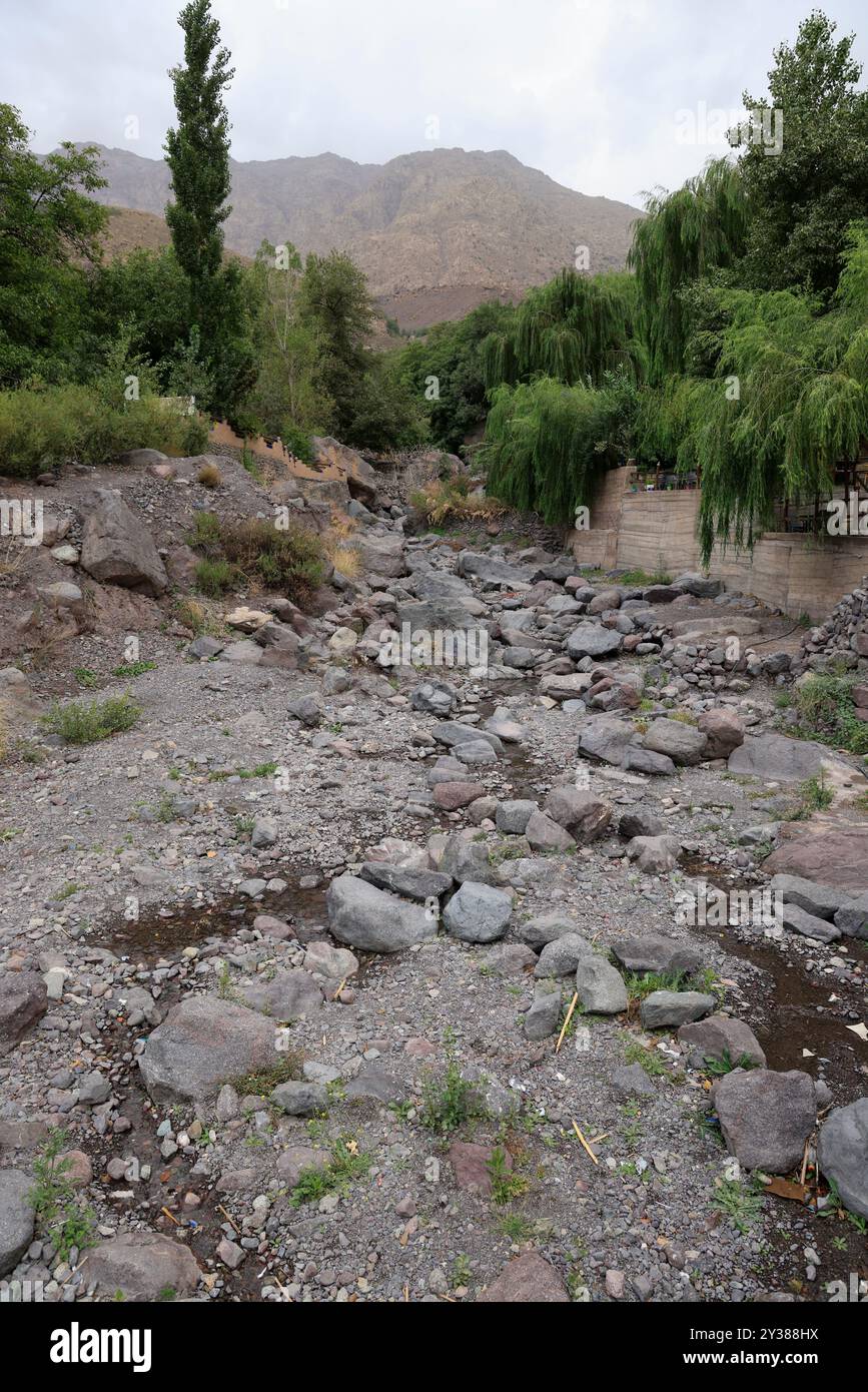 Il villaggio di Imlil, situato nelle montagne dell'alto Atlante alle porte del Parco Nazionale di Toubkal, è il punto di partenza per la salita del Monte Toubkal, wh Foto Stock