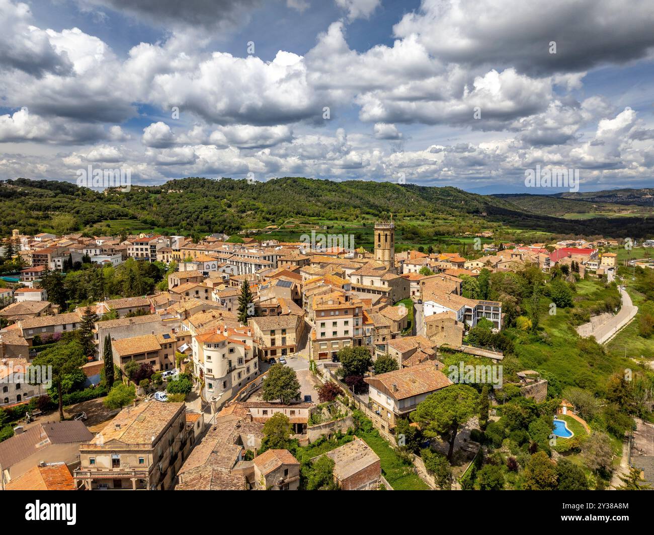 Vista aerea del villaggio di Castelltercol in un pomeriggio primaverile (Moianès, Barcellona, ​​Catalonia, Spagna) ESP Vista aérea del pueblo de Castelltercol Foto Stock