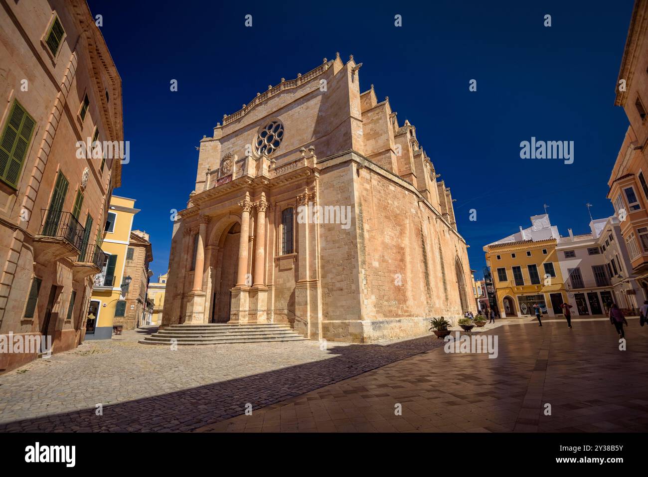 Facciata esterna della cattedrale di Minorca, a Ciutadella (Minorca, Isole Baleari, Spagna) ESP: Fachada exterior de la Catedral de Menorca (España) Foto Stock