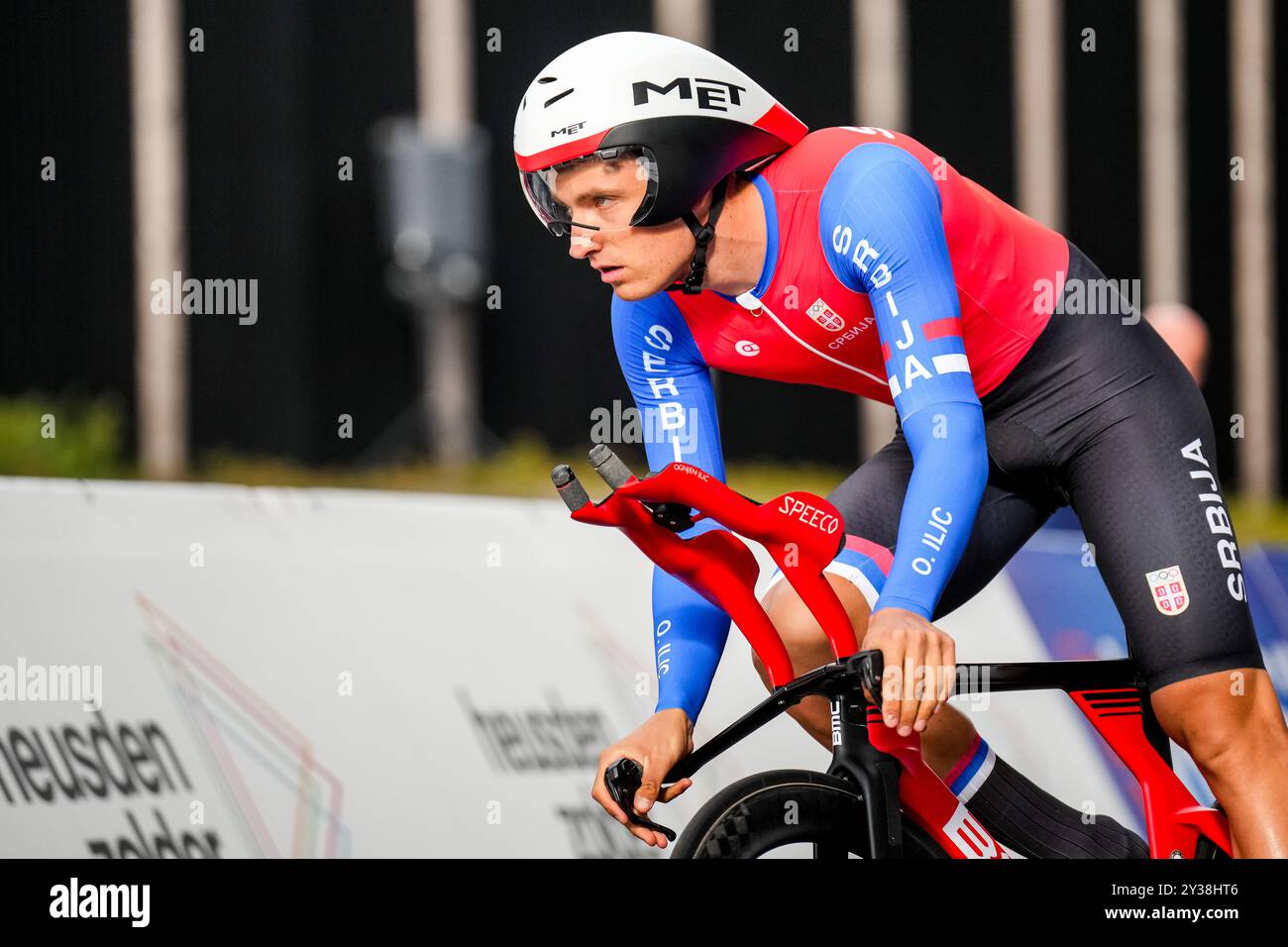 Heusden Zolder, Belgio. 11 settembre 2024. HEUSDEN-ZOLDER, BELGIO - 11 SETTEMBRE: Ognjen Ilic della Serbia gareggia nella prova individuale a tempo maschile Elite un percorso ciclistico di 31 km da Heusden-Zolder a Hasselt durante il 30° Campionato europeo di ciclismo su strada UEC 2024 sul circuito Zolder l'11 settembre 2024 a Heusden-Zolder, Belgio. (Foto di Rene Nijhuis/Agenzia BSR) credito: Agenzia BSR/Alamy Live News Foto Stock