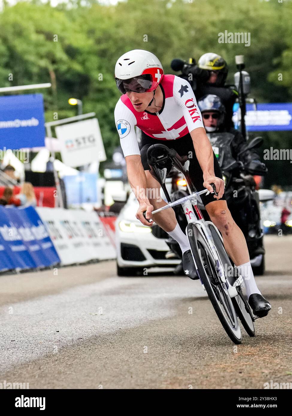 Heusden Zolder, Belgio. 11 settembre 2024. HEUSDEN-ZOLDER, BELGIO - 11 SETTEMBRE: Stefan Kung della Svizzera partecipa alla prova individuale maschile a tempo, un percorso ciclistico di 31 km da Heusden-Zolder a Hasselt durante il 30° Campionato europeo di ciclismo su strada UEC 2024 sul circuito Zolder l'11 settembre 2024 a Heusden-Zolder, Belgio. (Foto di Rene Nijhuis/Agenzia BSR) credito: Agenzia BSR/Alamy Live News Foto Stock