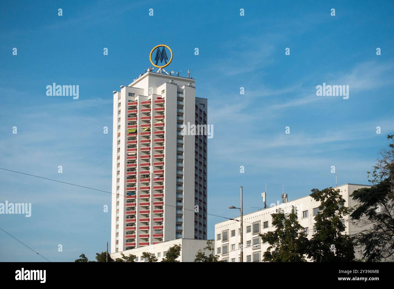 Grattacielo alto edificio residenziale a 32 piani Wintergartenhochhaus Leipzig Germania Foto Stock