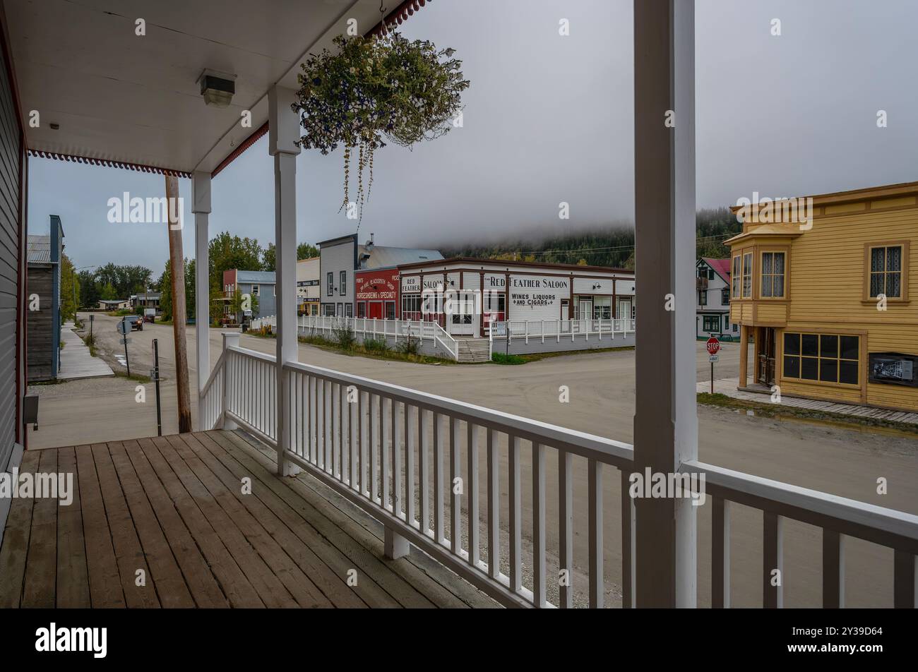 Dawson City, Yukon, Canada – 27 agosto 2024: Vista degli edifici commerciali storici nel quartiere del centro Foto Stock
