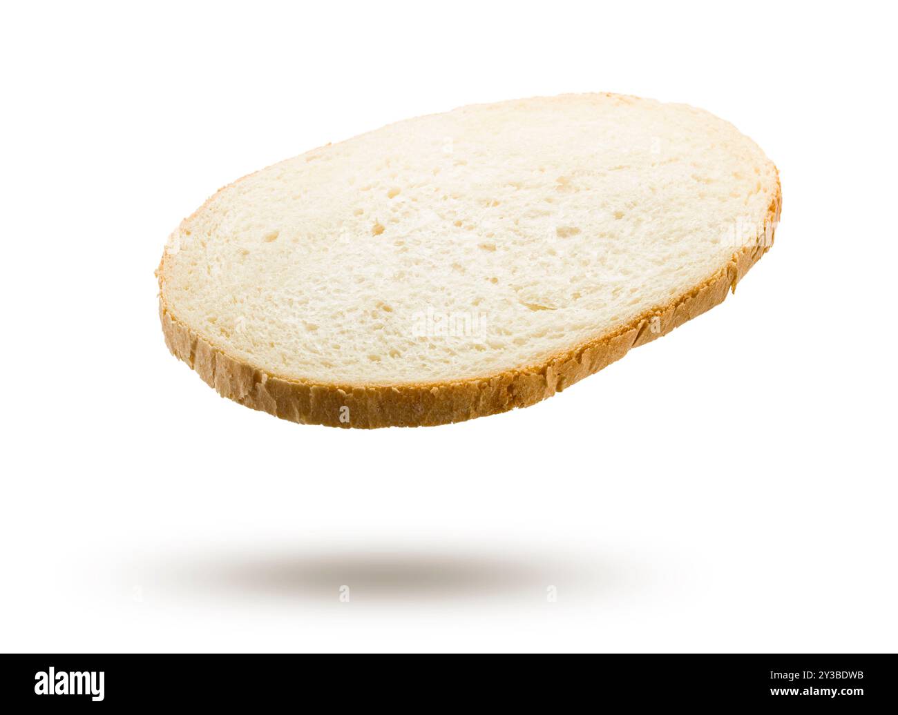 Fetta di pane bianco che vola su sfondo bianco. Foto Stock