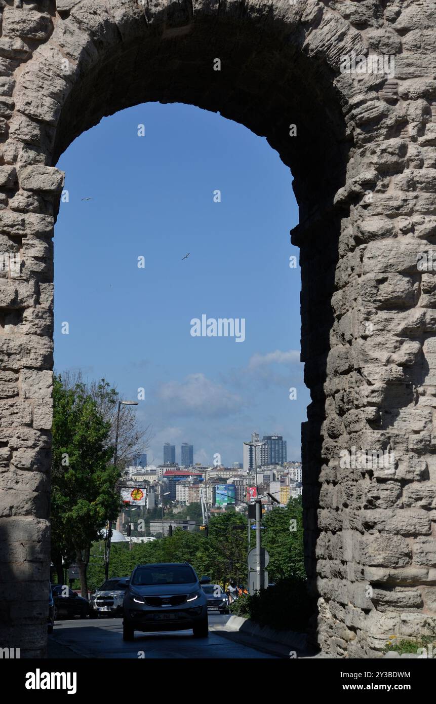 Acquedotto di Valens, Fatih, Istanbul, Turchia, Europa-Asia Foto Stock