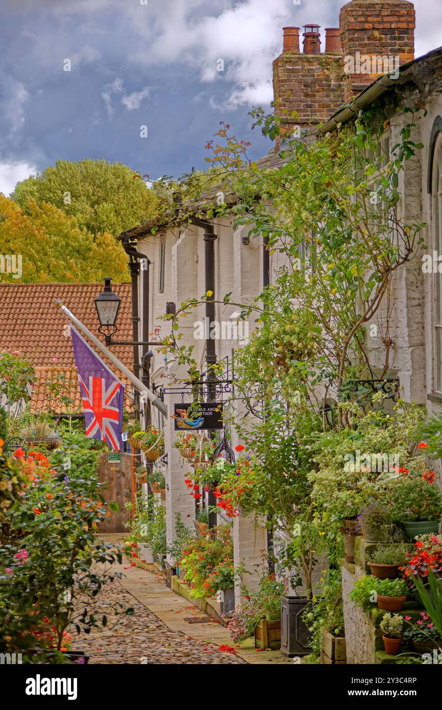 I cottage Marble Arch, oggi uffici ma formalmente l'Angel Inn a Knutsford nel Cheshire, Inghilterra. Foto Stock