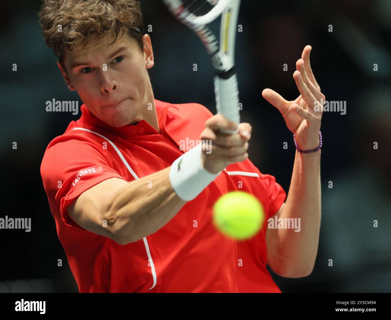 Bologna, Italia. 13 settembre 2024. Il belga Alexander Blockx reagisce durante una partita tra l'italiano Berrettini e il belga Blockx, la prima partita nel girone A delle finali di Coppa Davis tra Italia e Belgio, venerdì 13 settembre 2024, all'Unipol Arena di Bologna. BELGA PHOTO BENOIT DOPPAGNE credito: Belga News Agency/Alamy Live News Foto Stock