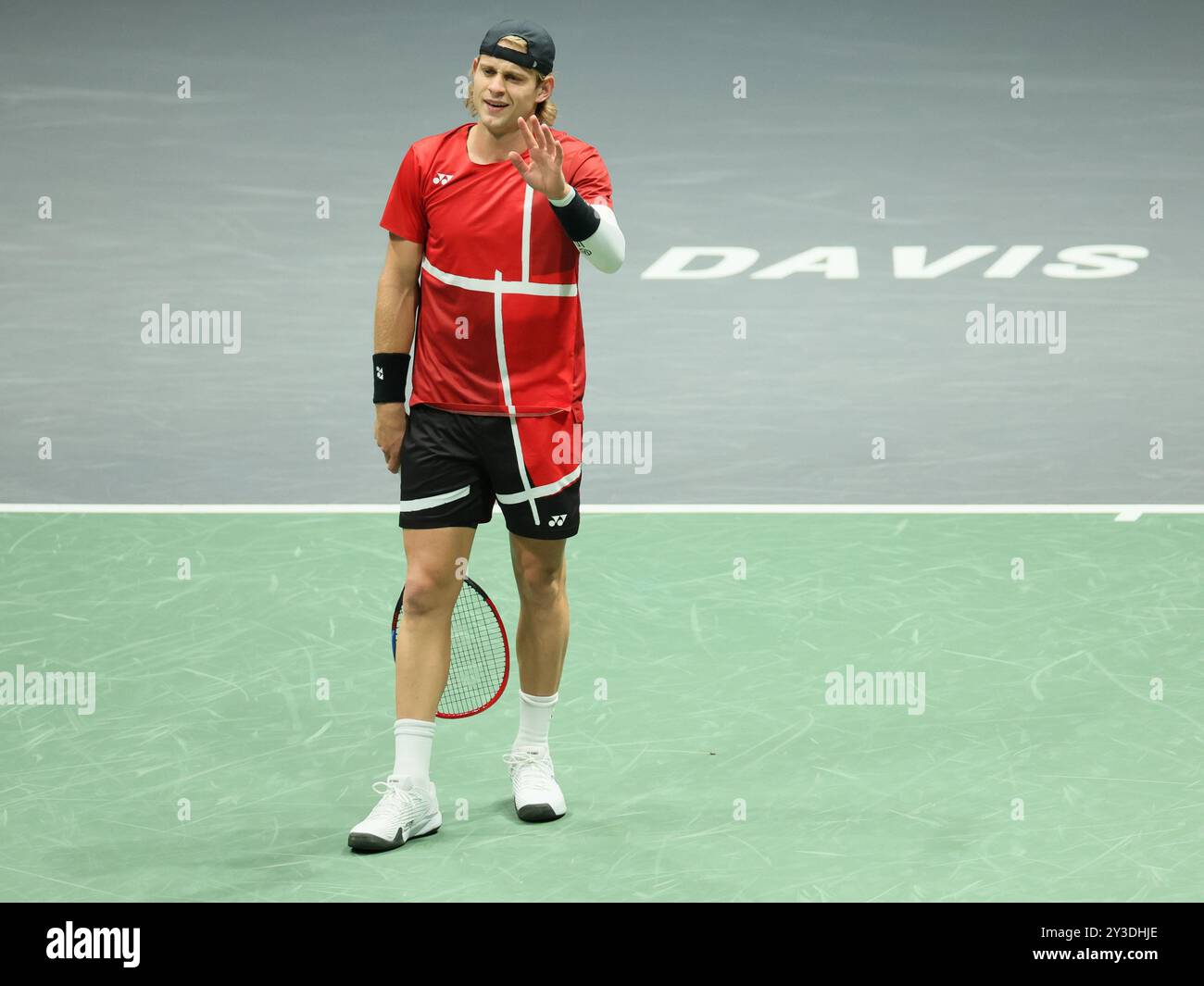 Bologna, Italia. 13 settembre 2024. Il belga Zizou Bergs reagisce durante una partita tra l'italiano Cobolli e il belga Bergs, la seconda partita nel girone A delle finali di Coppa Davis tra Italia e Belgio, venerdì 13 settembre 2024, all'Unipol Arena di Bologna. BELGA PHOTO BENOIT DOPPAGNE credito: Belga News Agency/Alamy Live News Foto Stock
